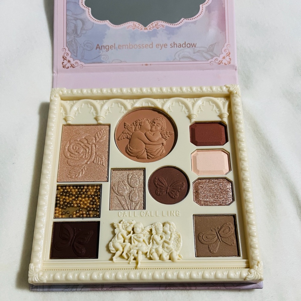 NWOT Angel Embossed Eye Makeup Palette